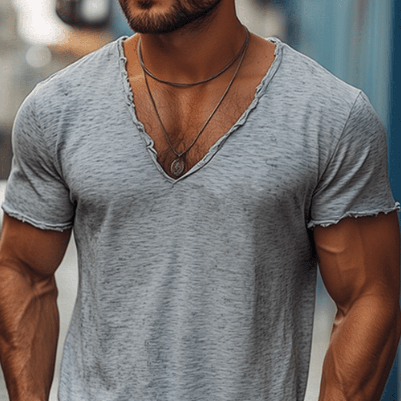 Herren T-Shirt mit tiefem V-Ausschnitt | Lässiges Shirt Used-Look grau [ Herrenkollektion - Frühling & Sommer '25 - Hemden ] 140 - Herren T-Shirt mit tiefem V-Ausschnitt Gratti Paris 