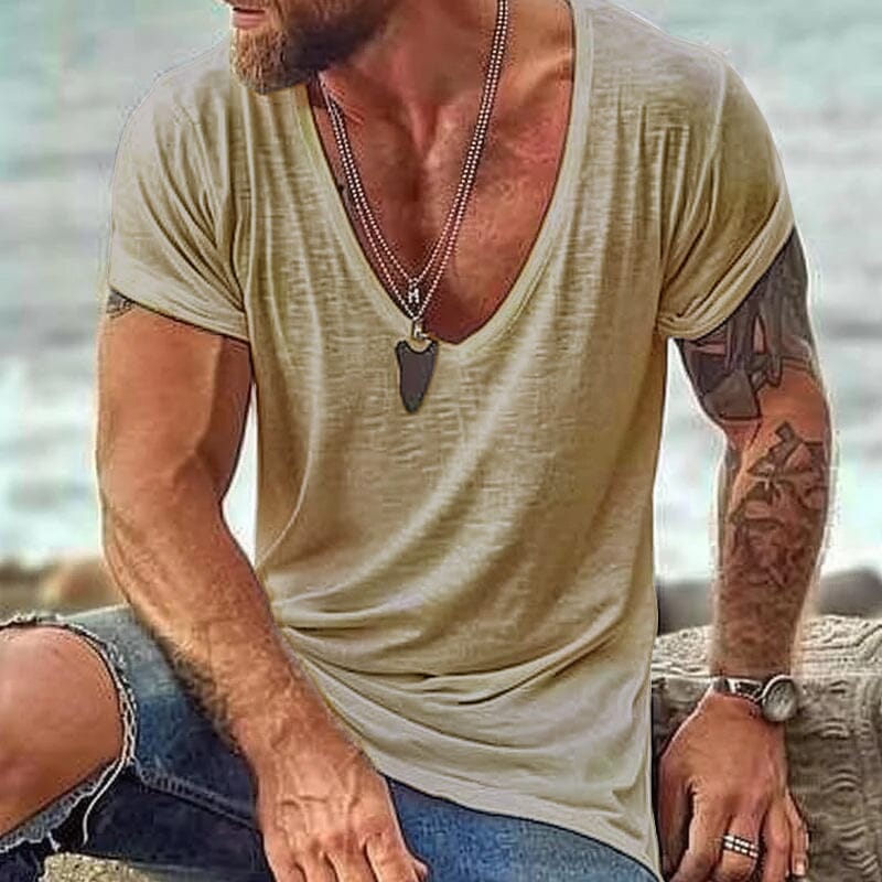 Herren T-Shirt mit tiefem V-Ausschnitt | Lässiges Sommer T-Shirt weiß [ Herrenkollektion - Frühling & Sommer '25 - Hemden ] 109 - Herren T-Shirt mit tiefem V-Ausschnittv Gratti Paris 