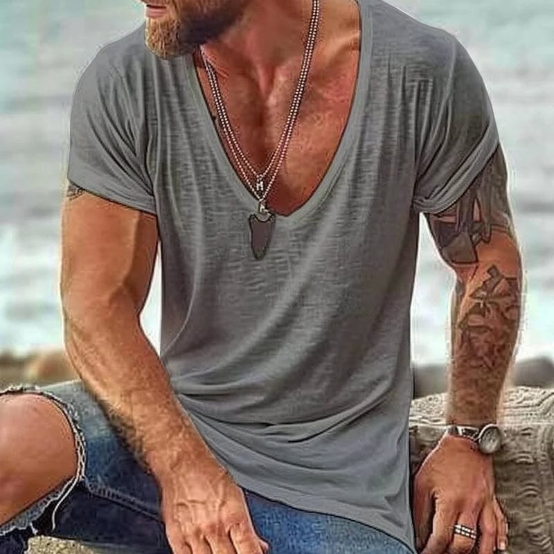 Herren T-Shirt mit tiefem V-Ausschnitt | Lässiges Sommer T-Shirt weiß [ Herrenkollektion - Frühling & Sommer '25 - Hemden ] 109 - Herren T-Shirt mit tiefem V-Ausschnittv Gratti Paris 