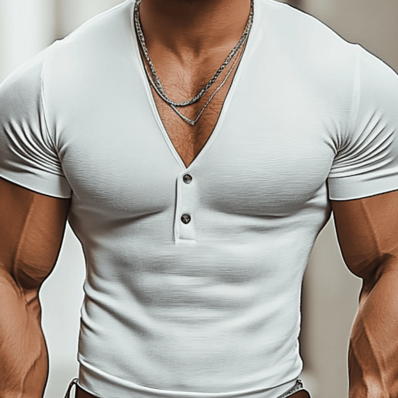 Herren T-Shirt V-Ausschnitt Slim Fit | Muskelshirt mit Knopfleiste weiß [ Herrenkollektion - Frühling & Sommer '25 - Hemden ] 108 - Herren T-Shirt V-Ausschnitt Slim Fit Gratti Paris 